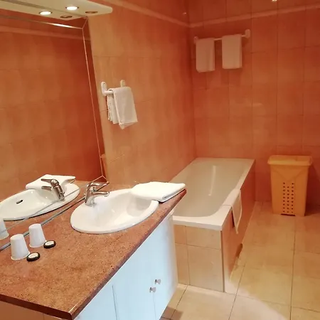 Cosy Flat With Pool In Quend-plage-les-pins, Cleaning Included Apartment